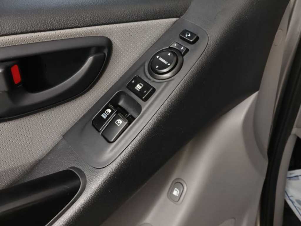 HYUNDAI Starex - Vista 9