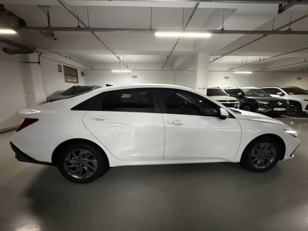 HYUNDAI Avante - Vista 6