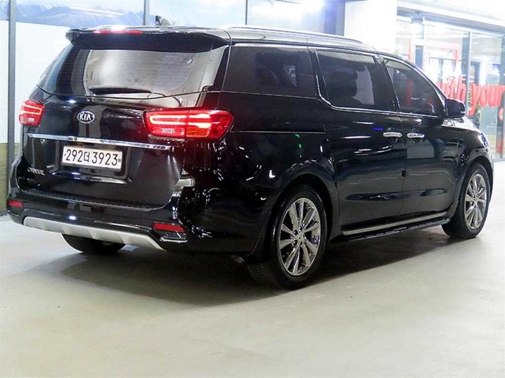 KIA Carnival - Vista 4