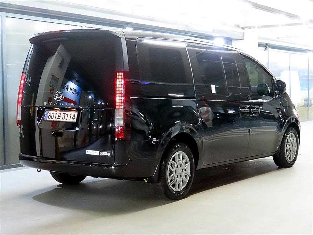 HYUNDAI Staria - Vista 4