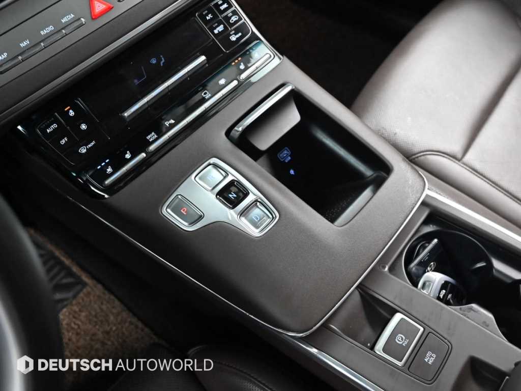 HYUNDAI Grandeur - Vista 9