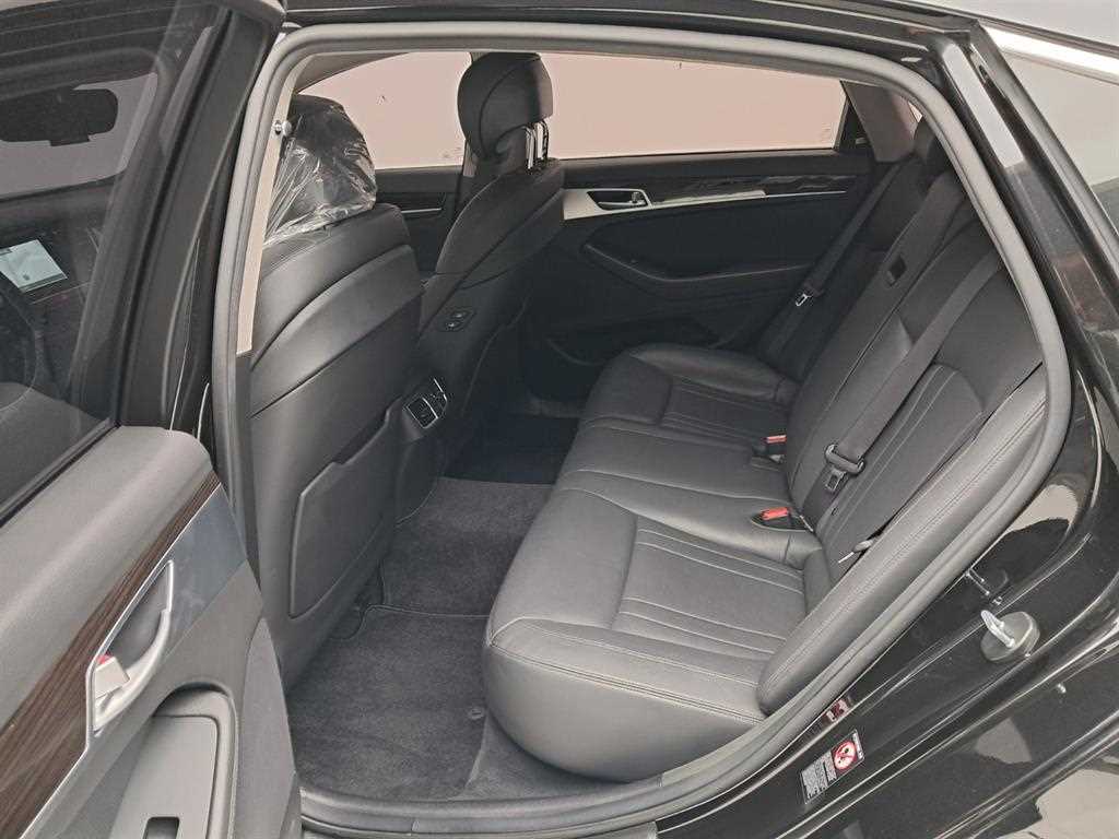 Genesis G80 - Vista 12