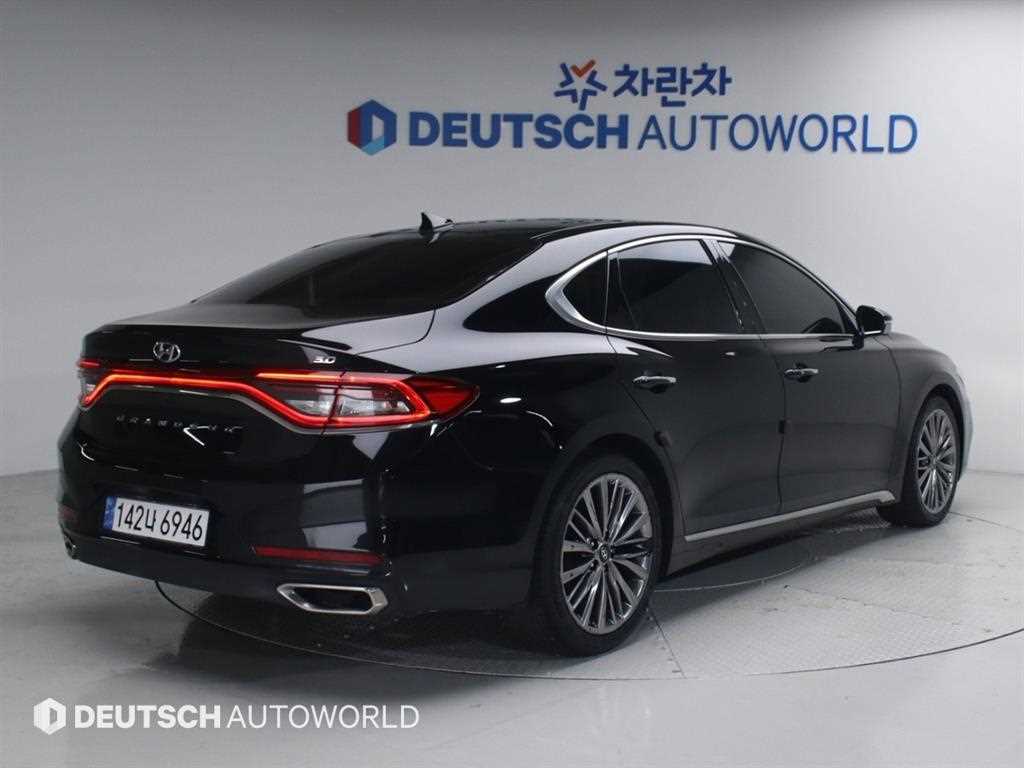 HYUNDAI Grandeur - Vista 2