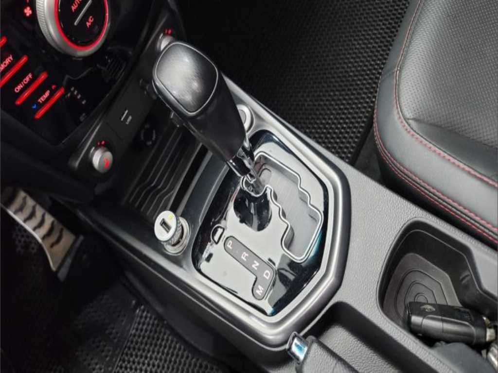 Ssangyong Tivoli - Vista 12