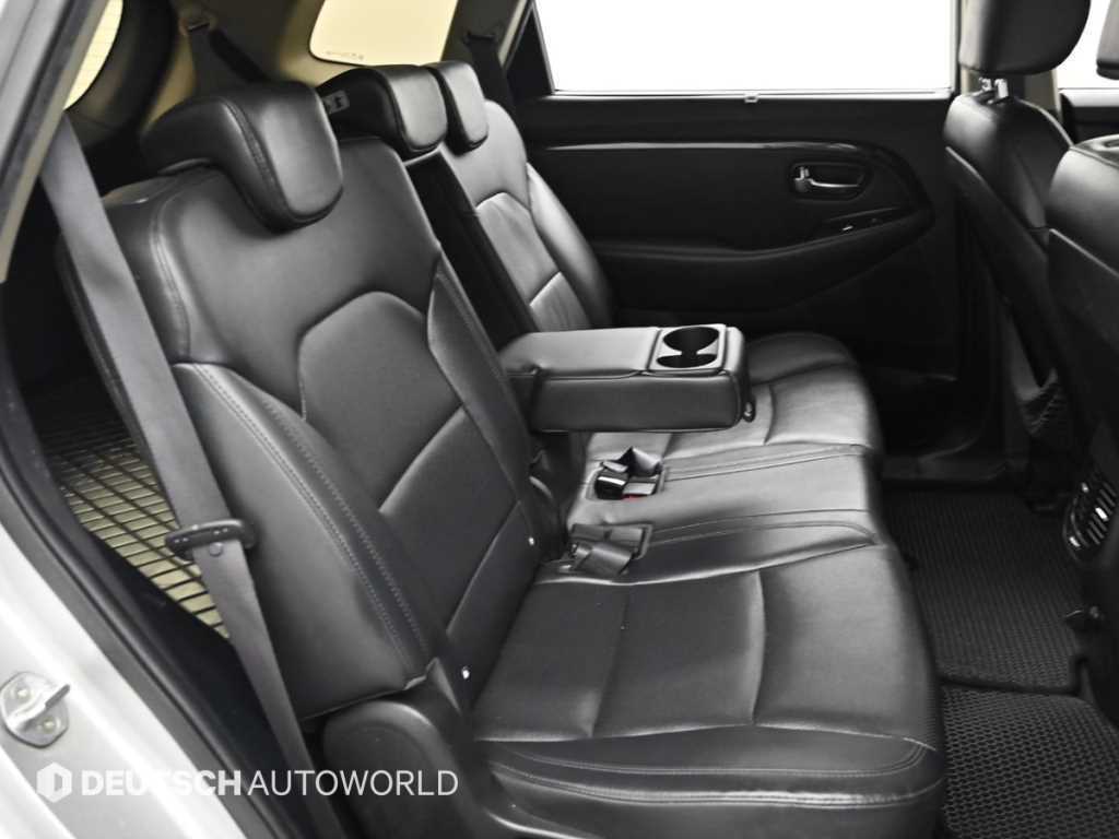 KIA Carens - Vista 12