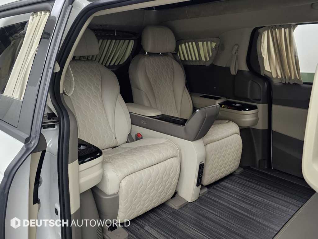 KIA Carnival - Vista 12