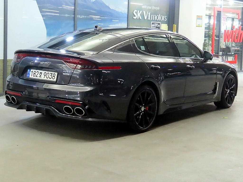 KIA Stinger - Vista 4