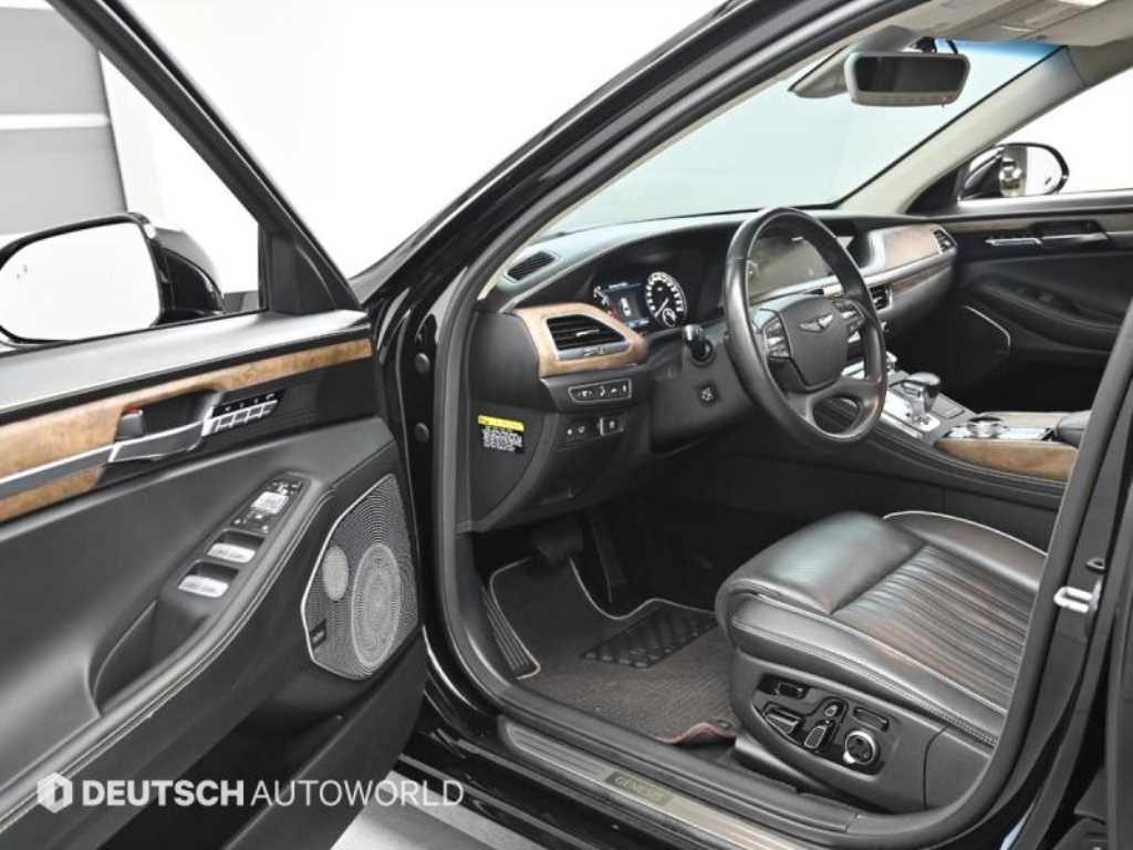 Genesis G90 - Vista 11