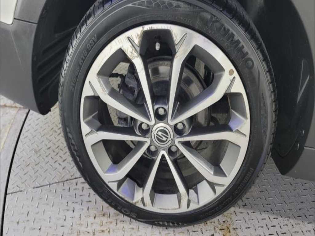 Ssangyong Tivoli - Vista 8