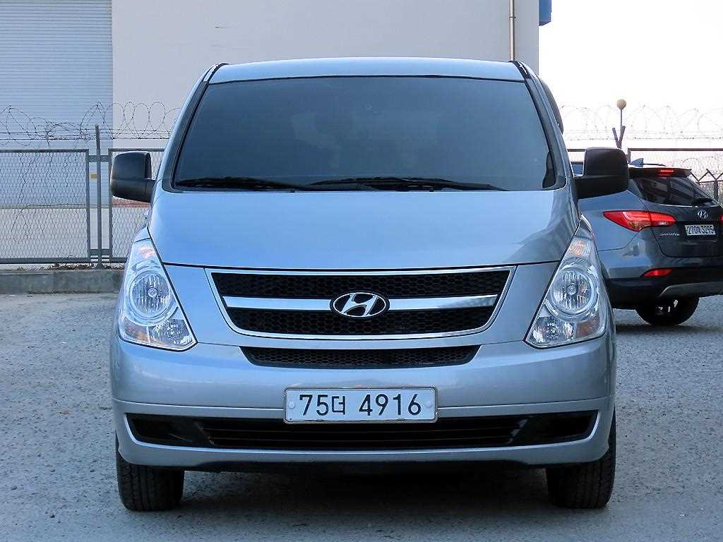 HYUNDAI Starex 2011 - Importación desde Corea - HF Imports Iquique - Foto 1