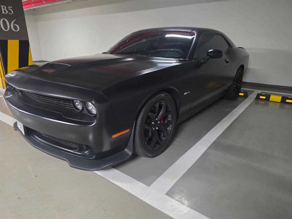 DODGE Challenger - Vista 2