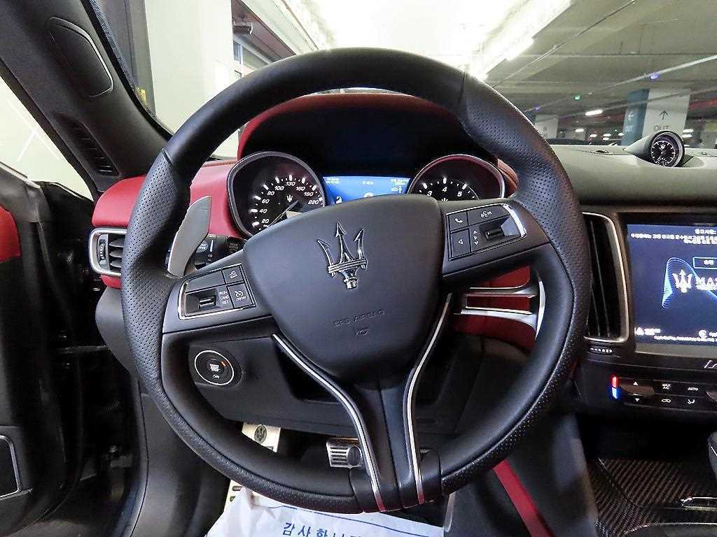 Maserati Levante - Vista 9
