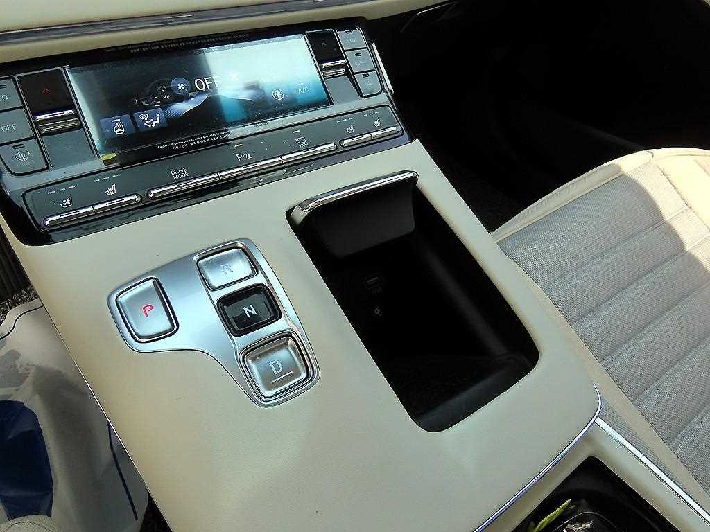 HYUNDAI Grandeur - Vista 10