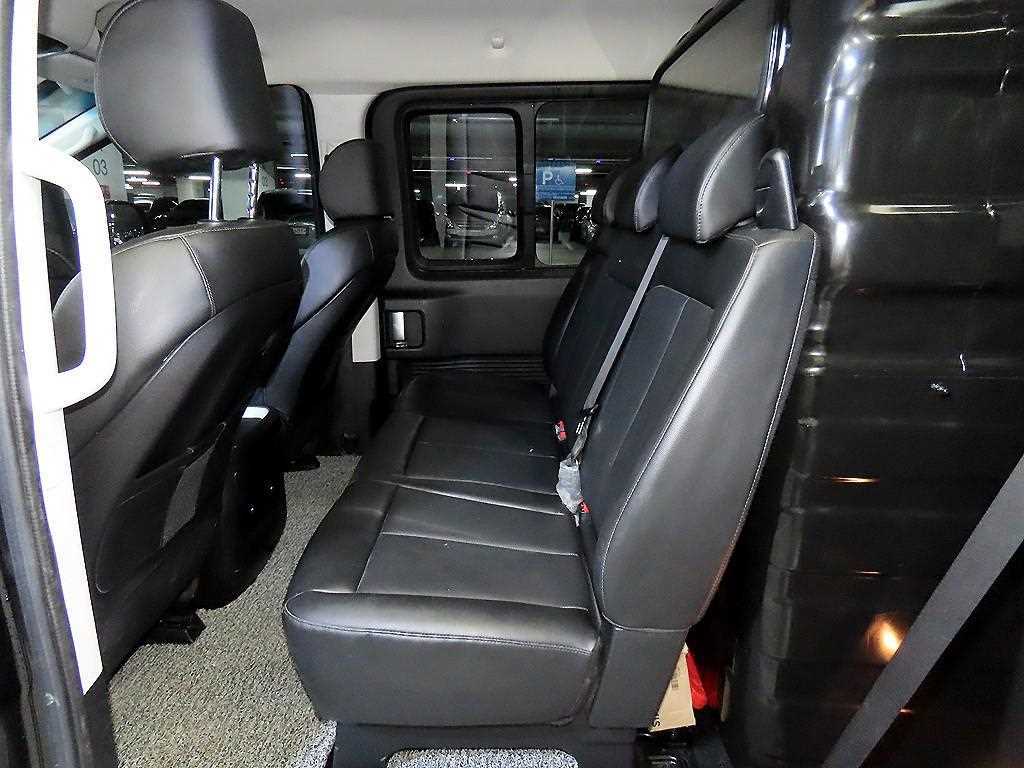 HYUNDAI Staria - Vista 7