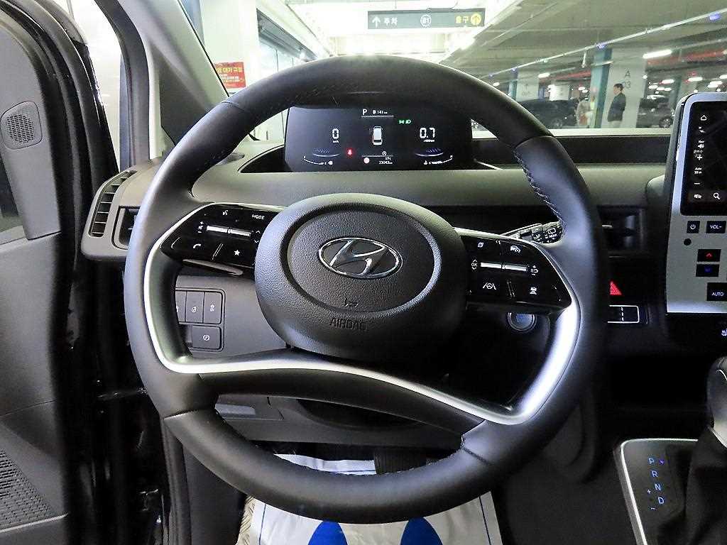 HYUNDAI Staria - Vista 8