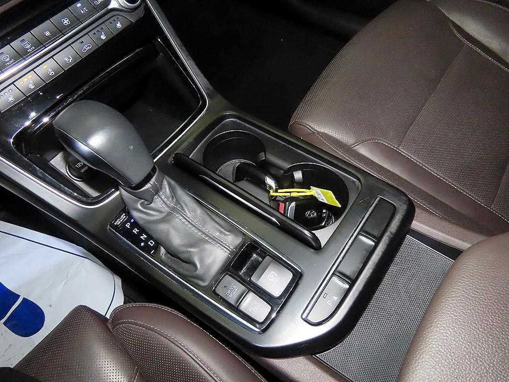 HYUNDAI Grandeur - Vista 12