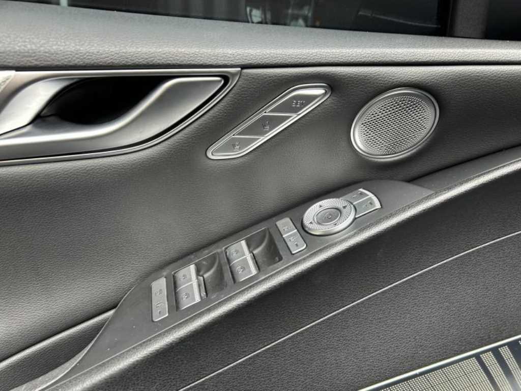 Genesis G80 - Vista 12