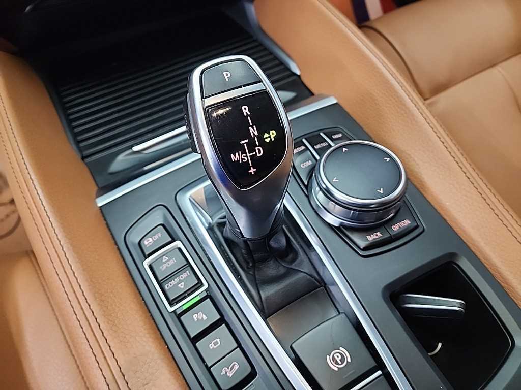 BMW X6 - Vista 8