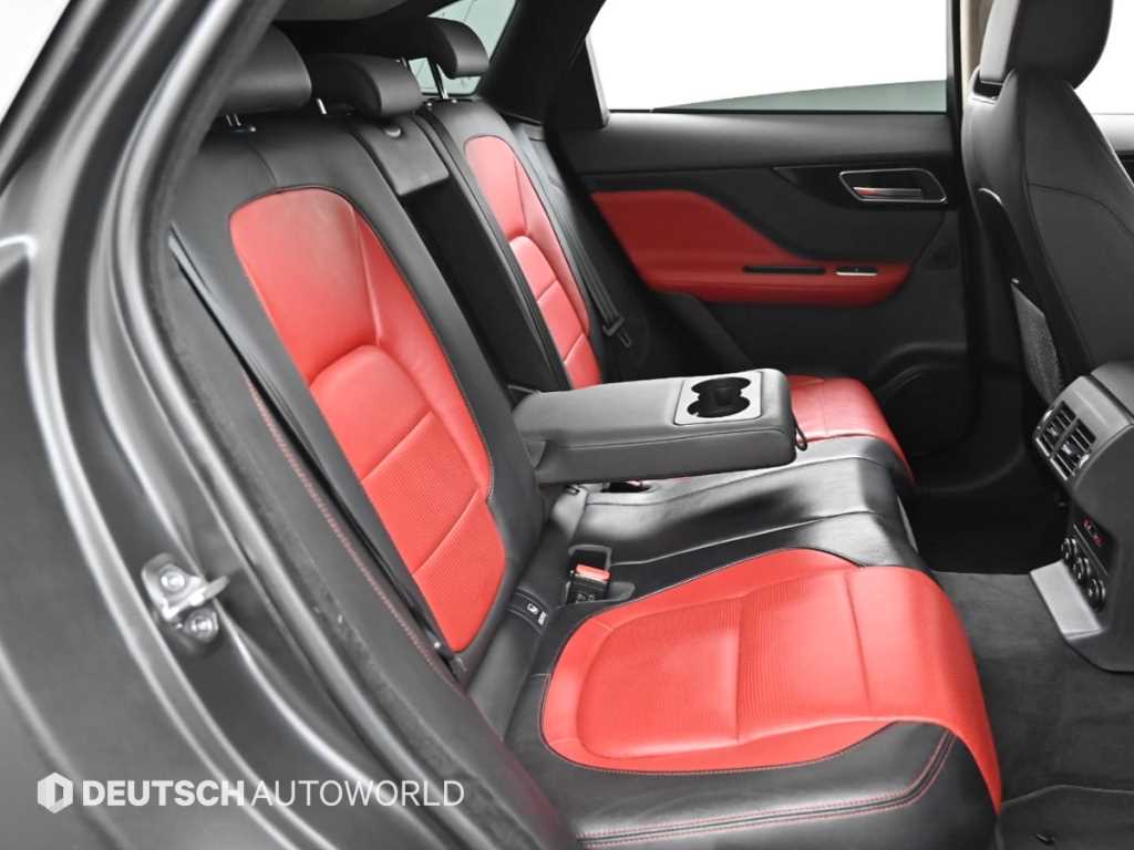 Jaguar F-PACE - Vista 12
