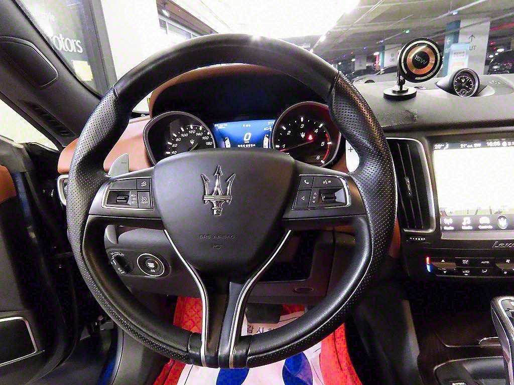 Maserati Levante - Vista 8