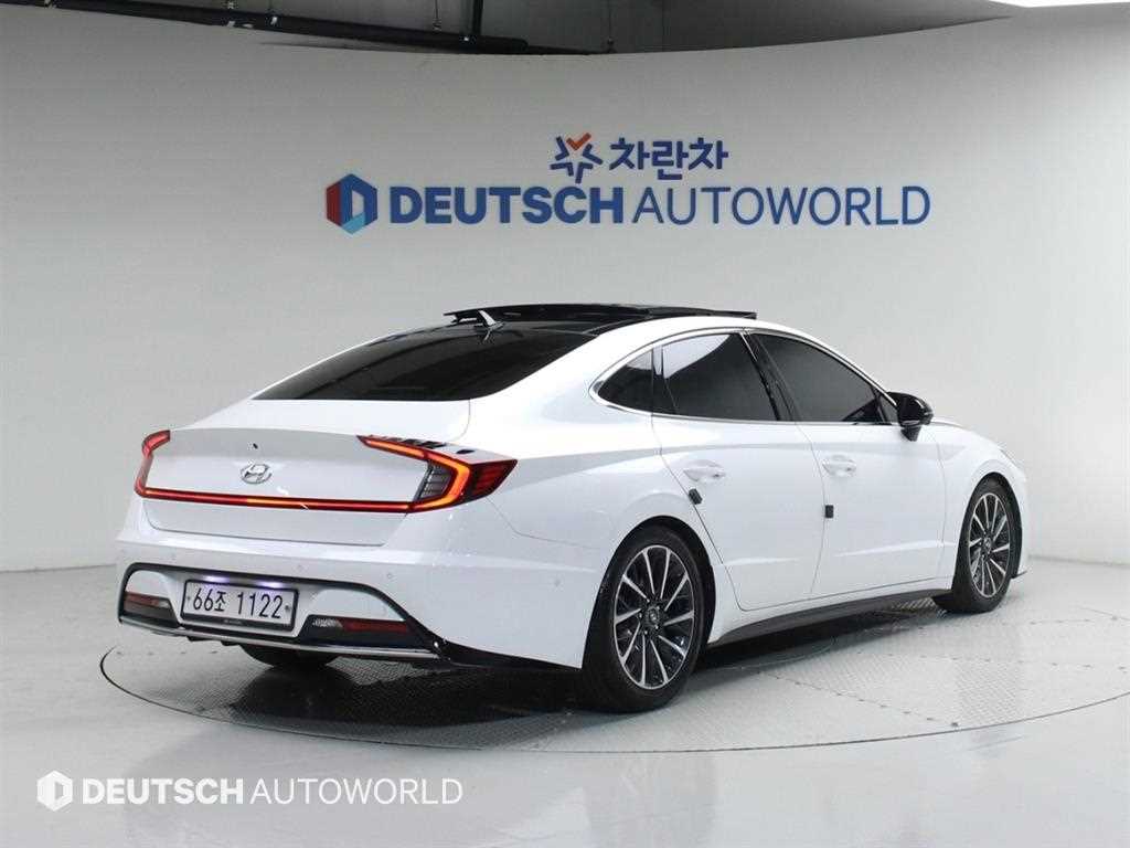 HYUNDAI Sonata - Vista 2