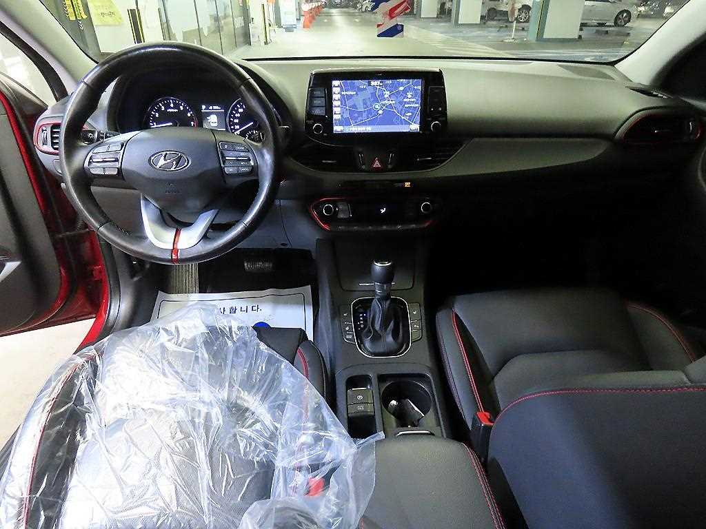 HYUNDAI i30 - Vista 10