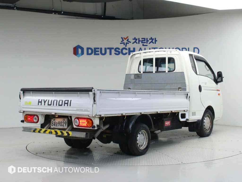 Small Truck Cargo (small) - Vista 2