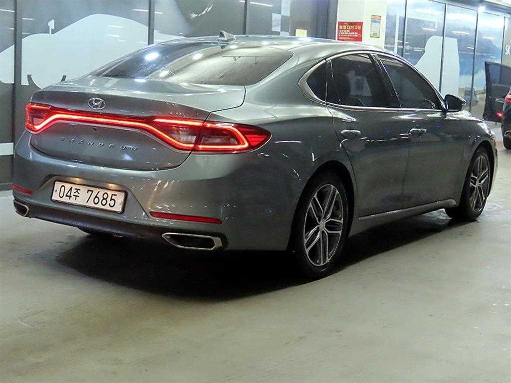 HYUNDAI Grandeur - Vista 4