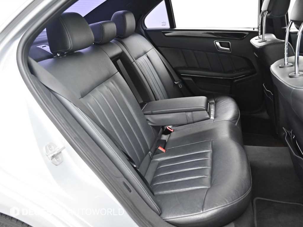 Mercedes Benz E class - Vista 12