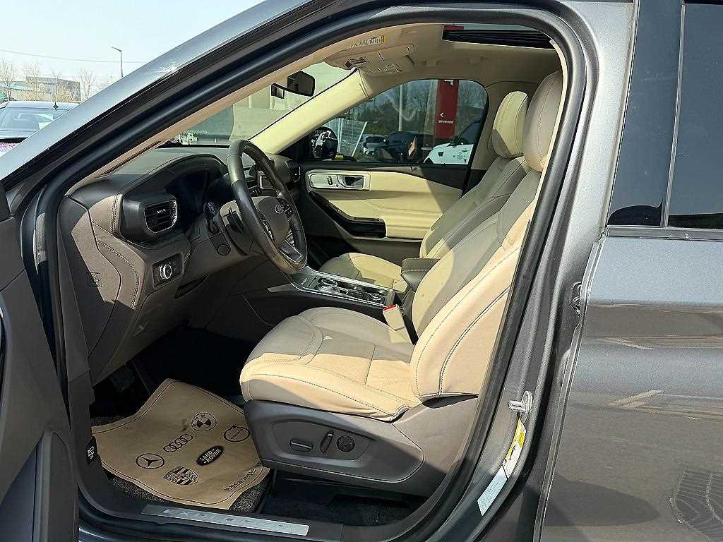 Ford Explorer - Vista 6