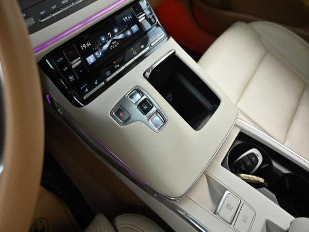 HYUNDAI Grandeur - Vista 10