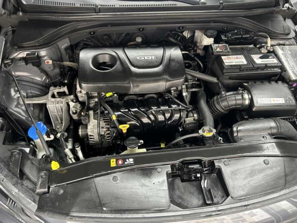 HYUNDAI Avante - Vista 12