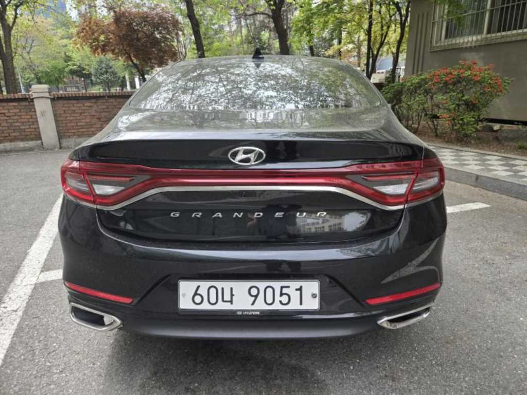 HYUNDAI Grandeur - Vista 5