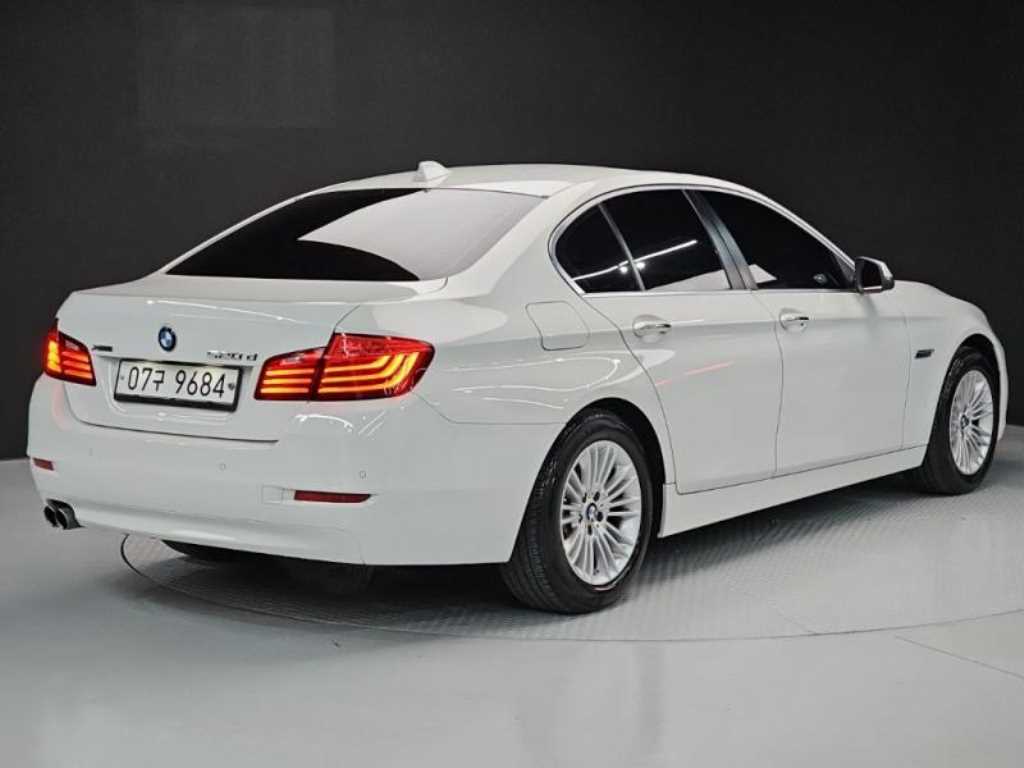BMW 5 Series - Vista 4
