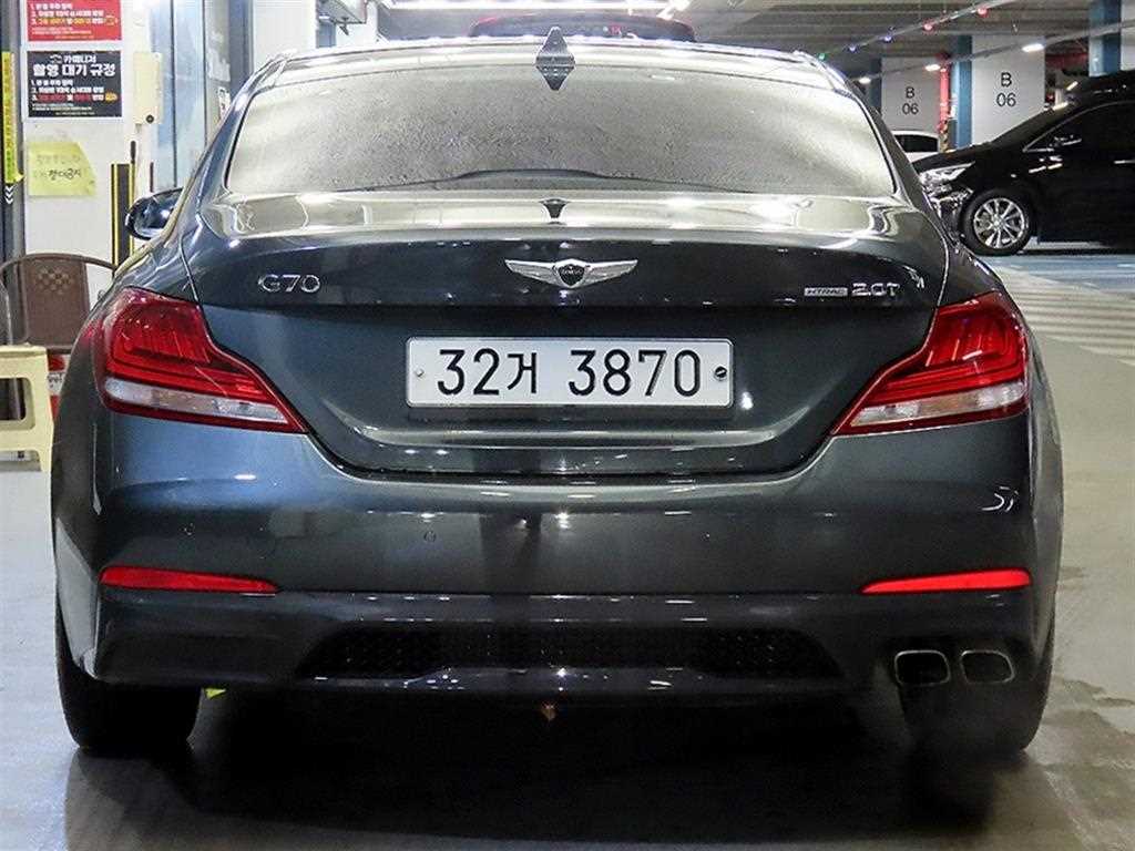 Genesis G70 - Vista 6