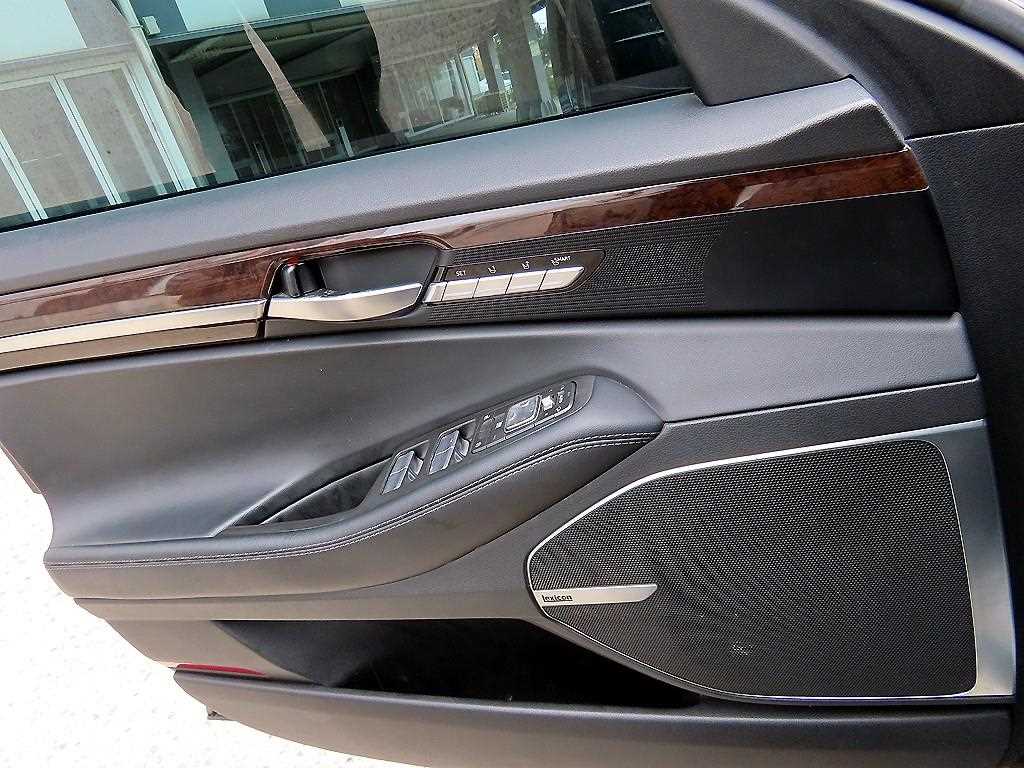 Genesis EQ900 - Vista 12