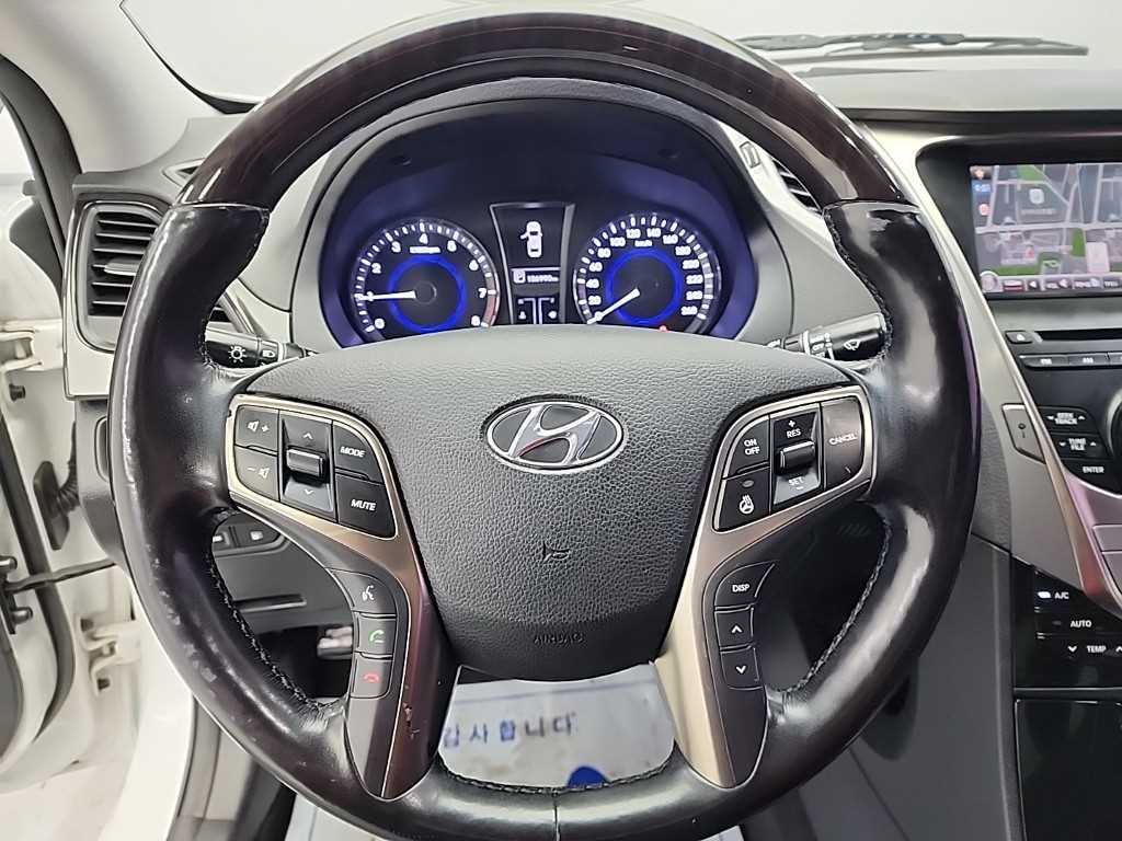 HYUNDAI Grandeur - Vista 9