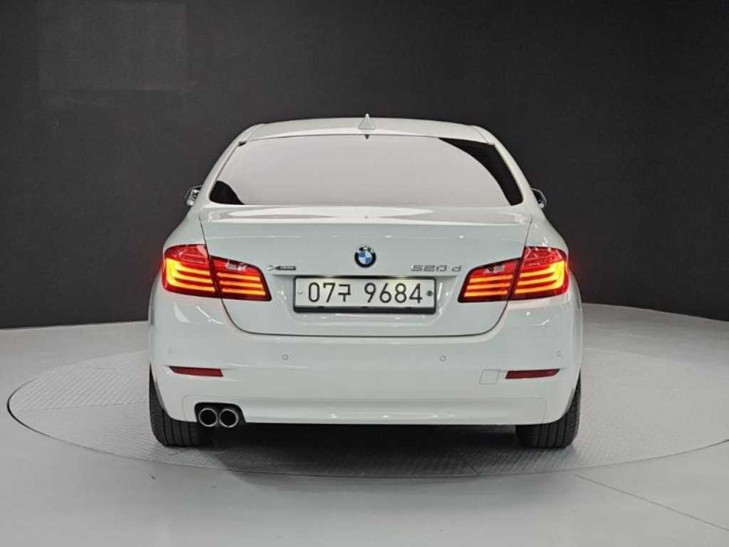 BMW 5 Series - Vista 3