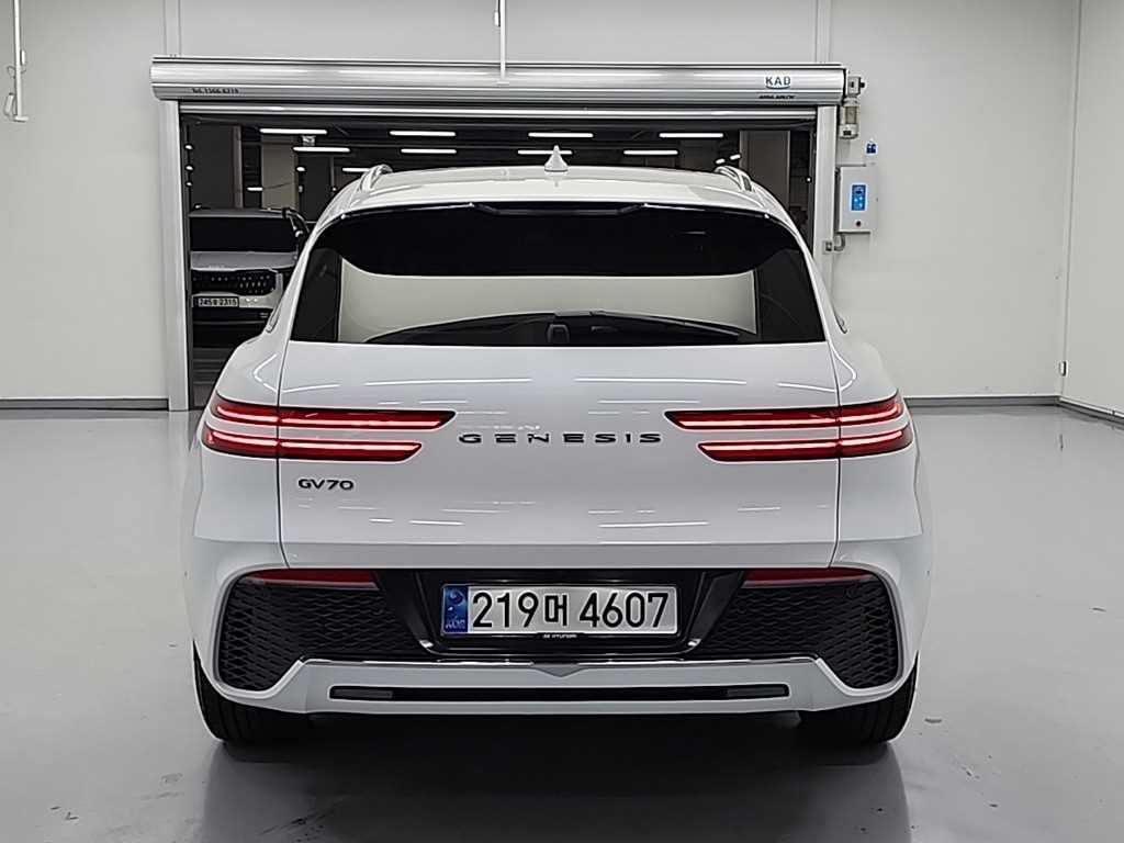 Genesis GV70 - Vista 3