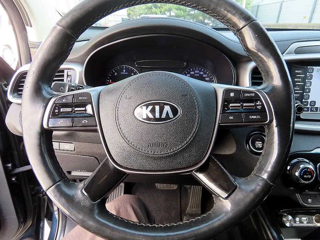 KIA Sorento - Vista 8