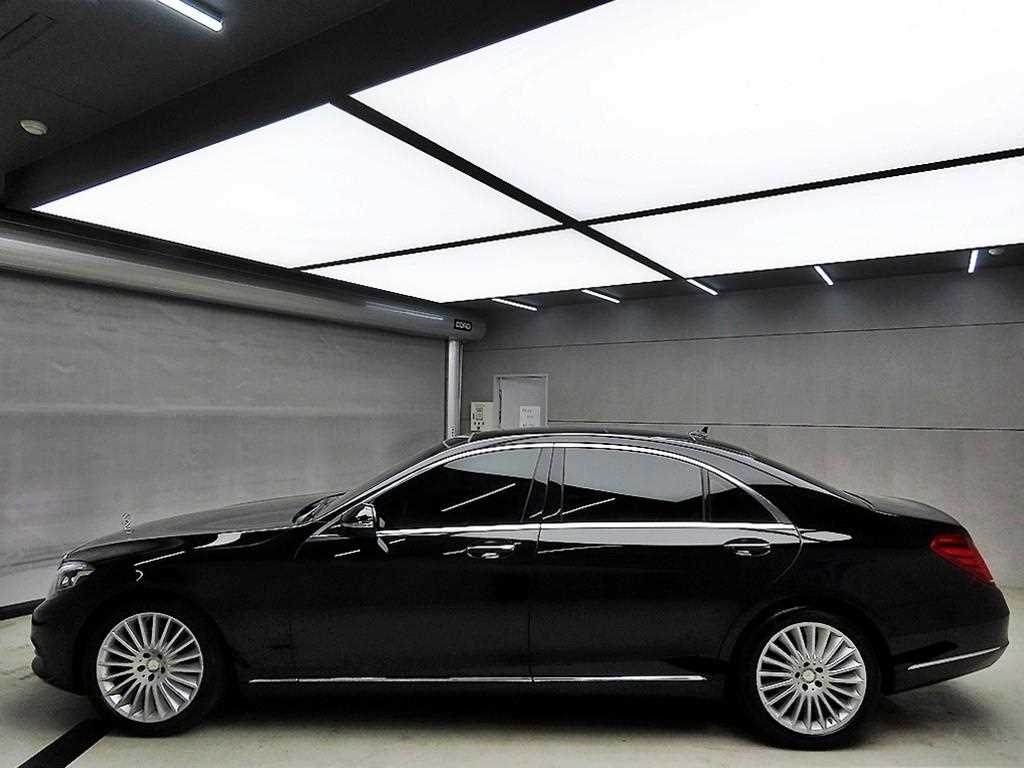 Mercedes Benz S Class - Vista 4