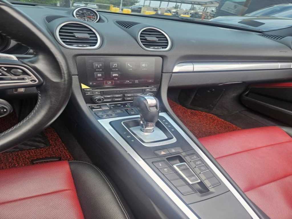 Porsche 718 - Vista 7