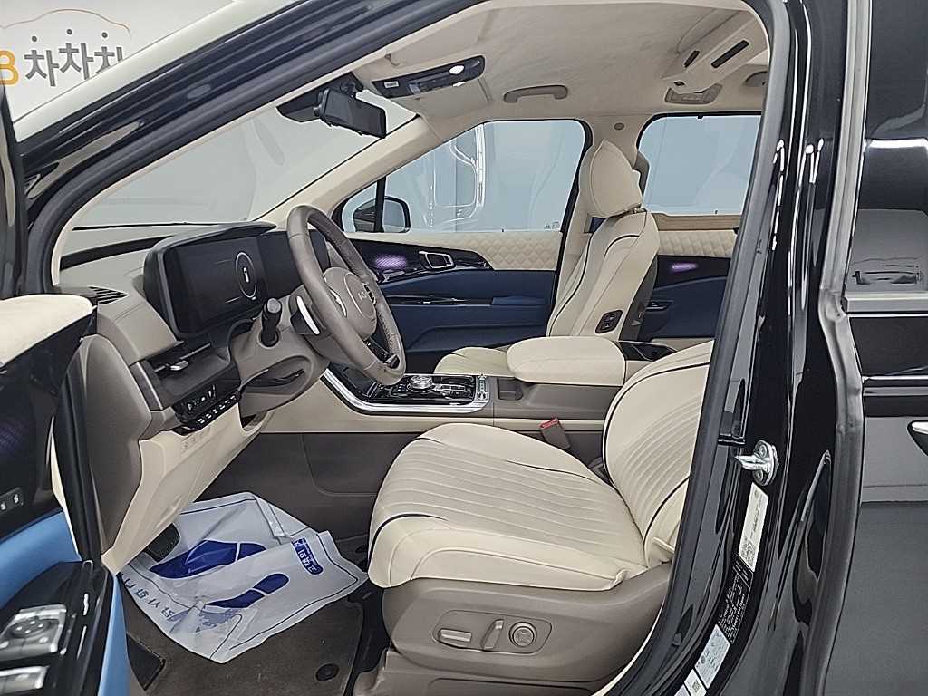 KIA Carnival - Vista 11
