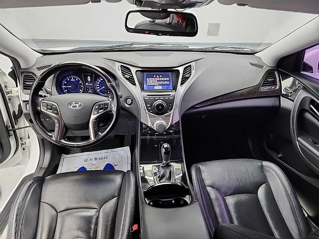 HYUNDAI Grandeur - Vista 7