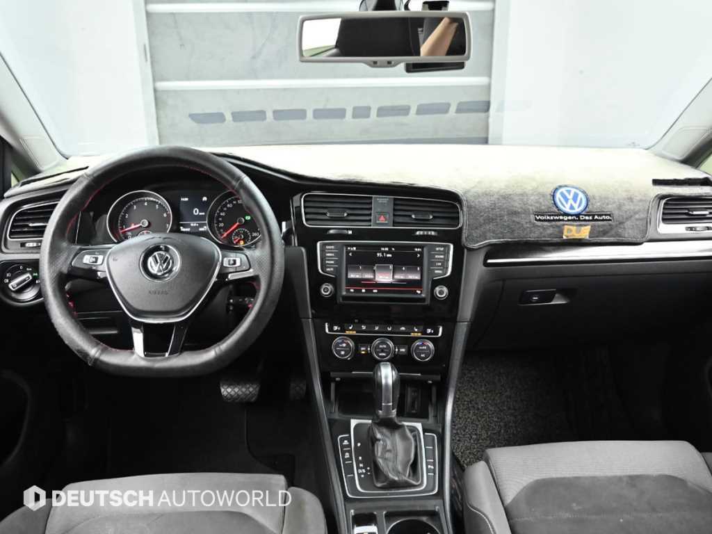 Volkswagen Golf - Vista 7