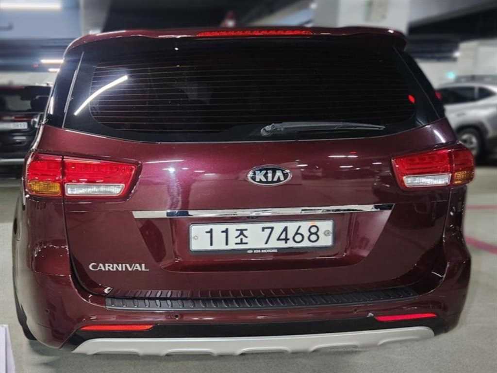 KIA Carnival - Vista 2