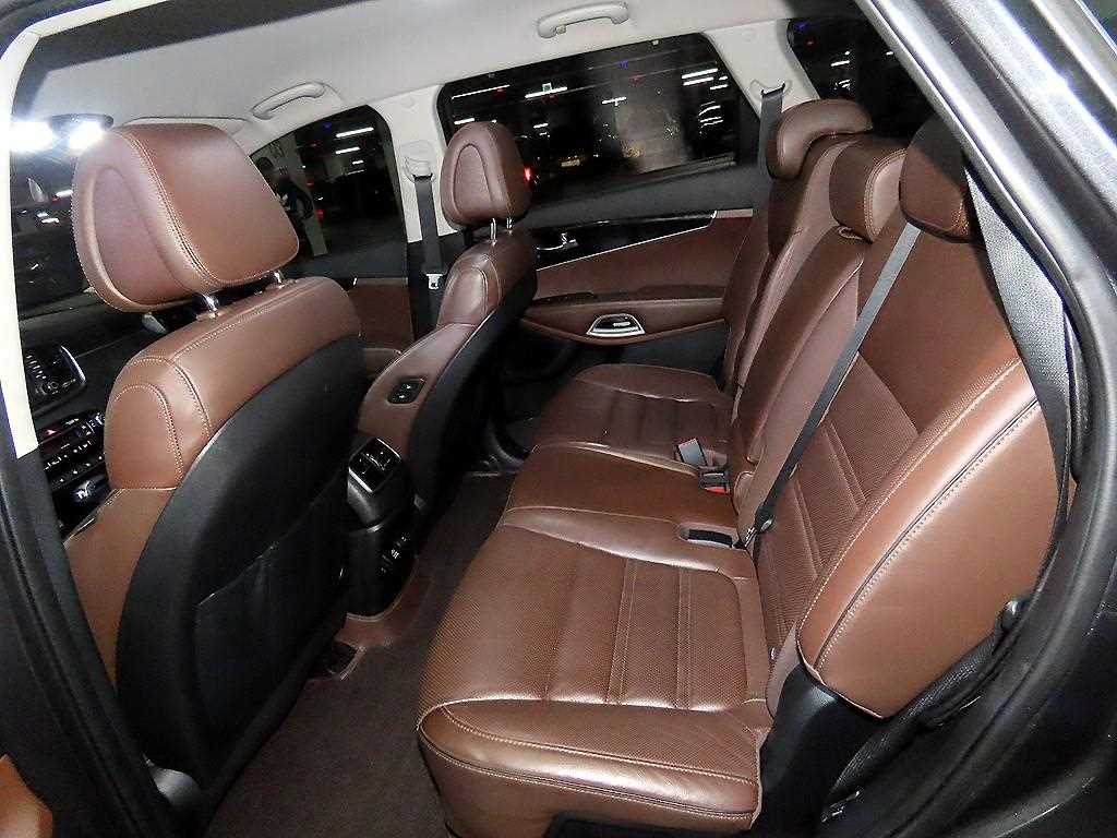 KIA Sorento - Vista 7