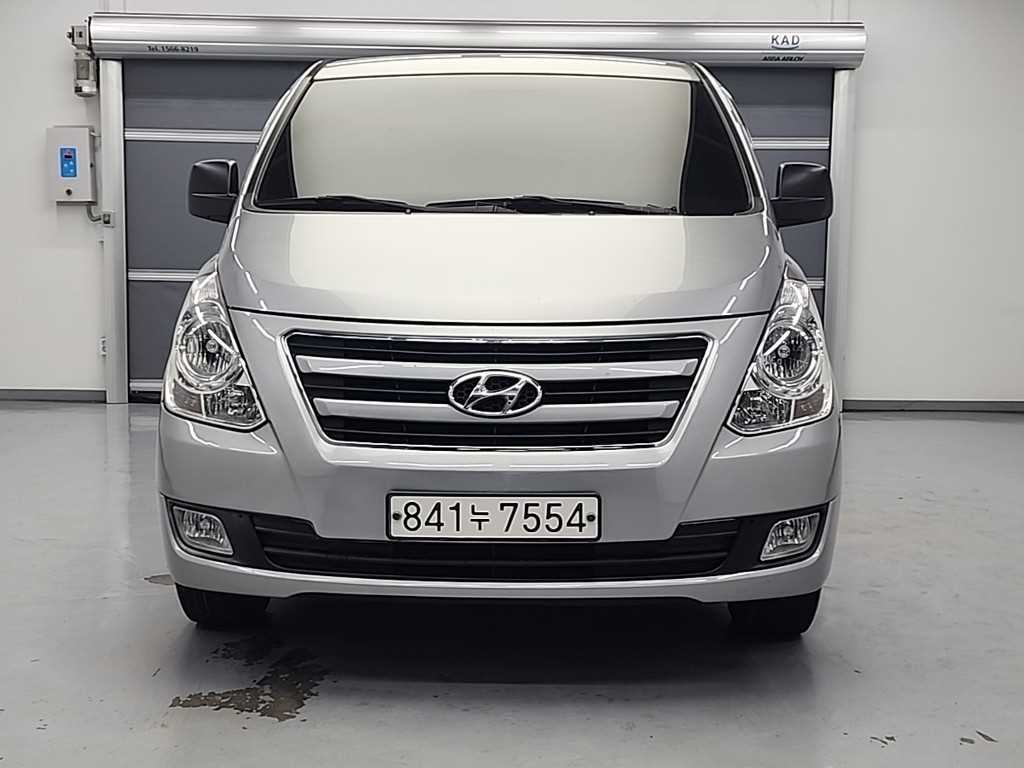 HYUNDAI Starex - Vista 2