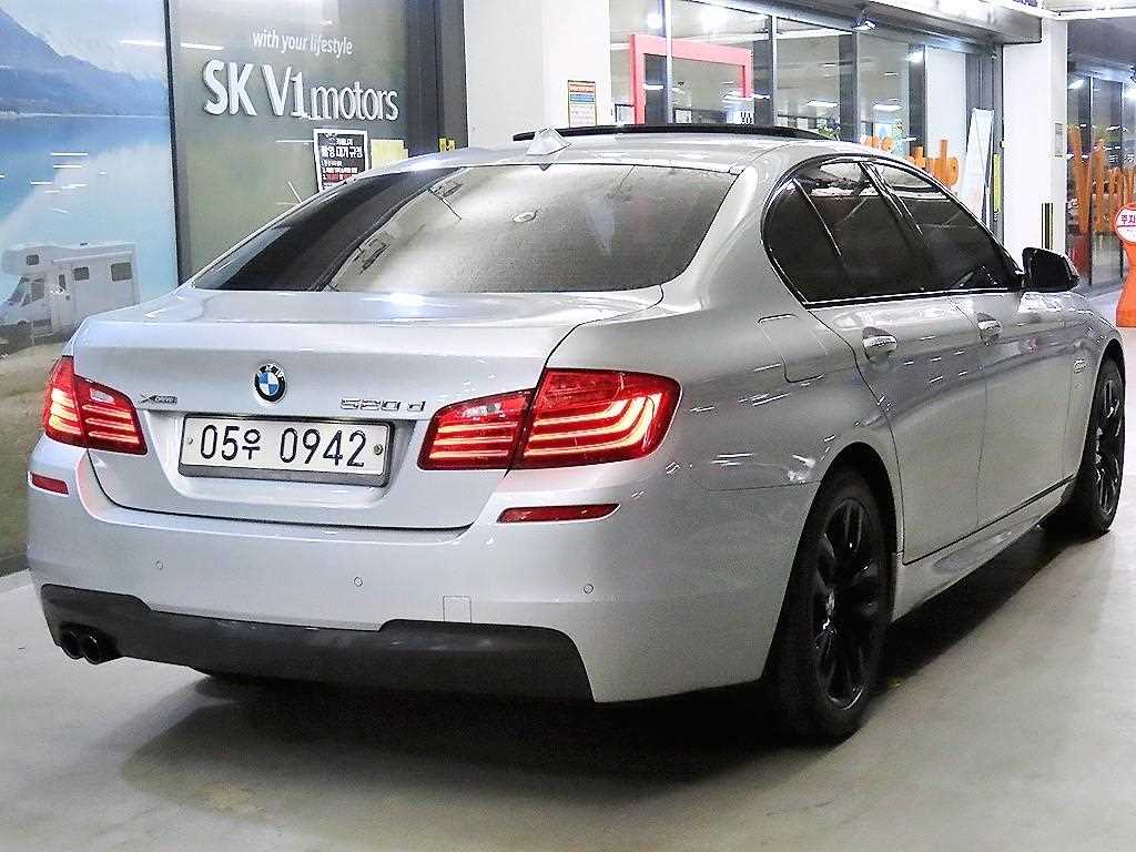 BMW 5 Series - Vista 4