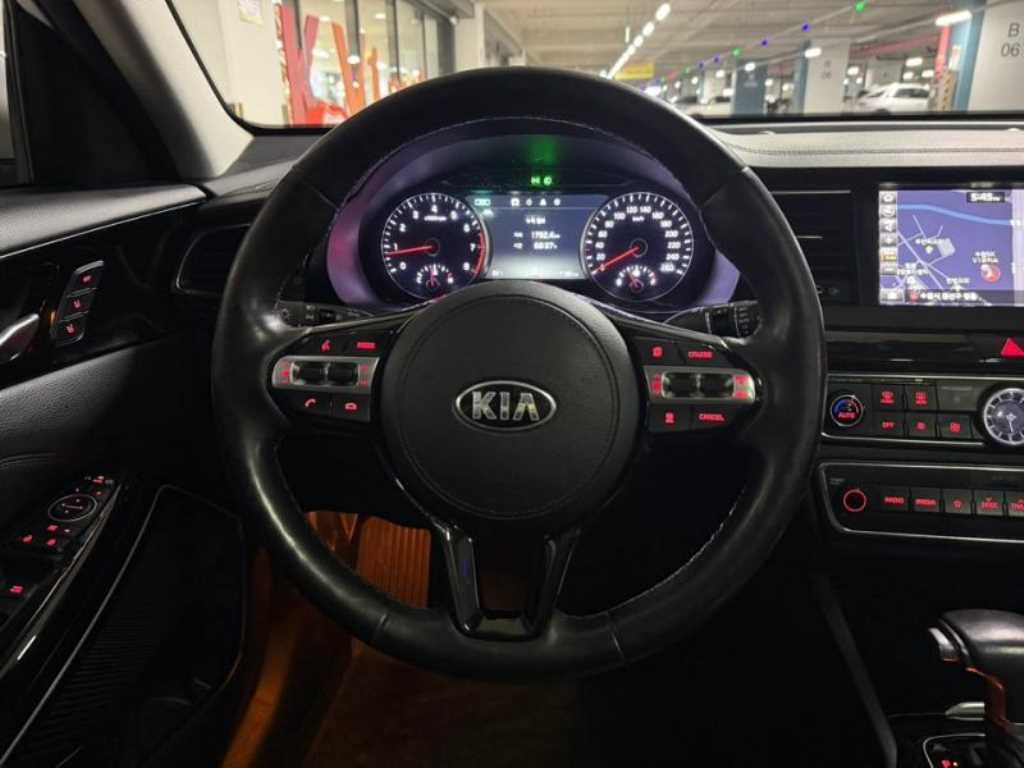 KIA K7 - Vista 8